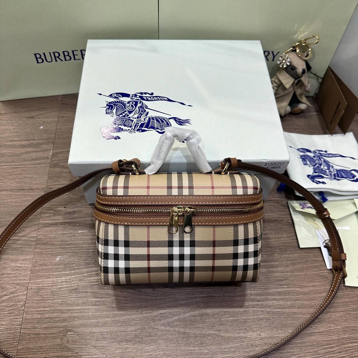 Makeup bag